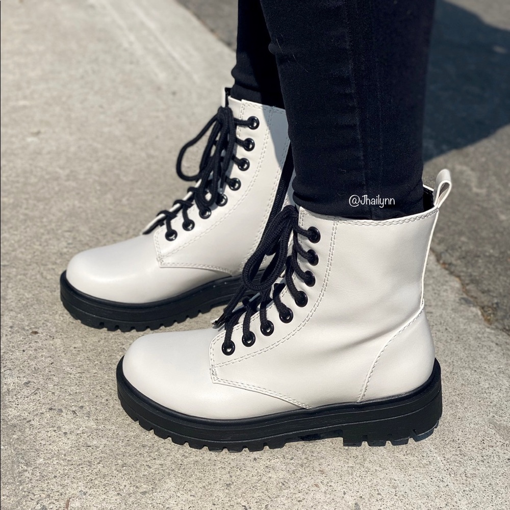 White ankle Combat boots - Picture 3 of 5